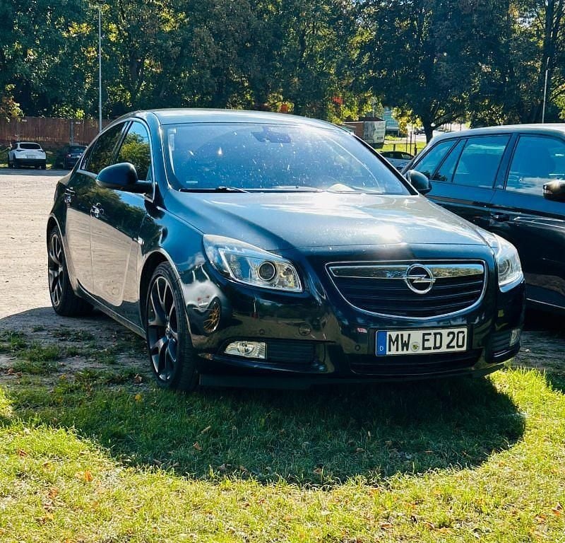 Gebraucht Opel Insignia Cosmo 160 PS (117 kW) 2010 Schwarz Limousine