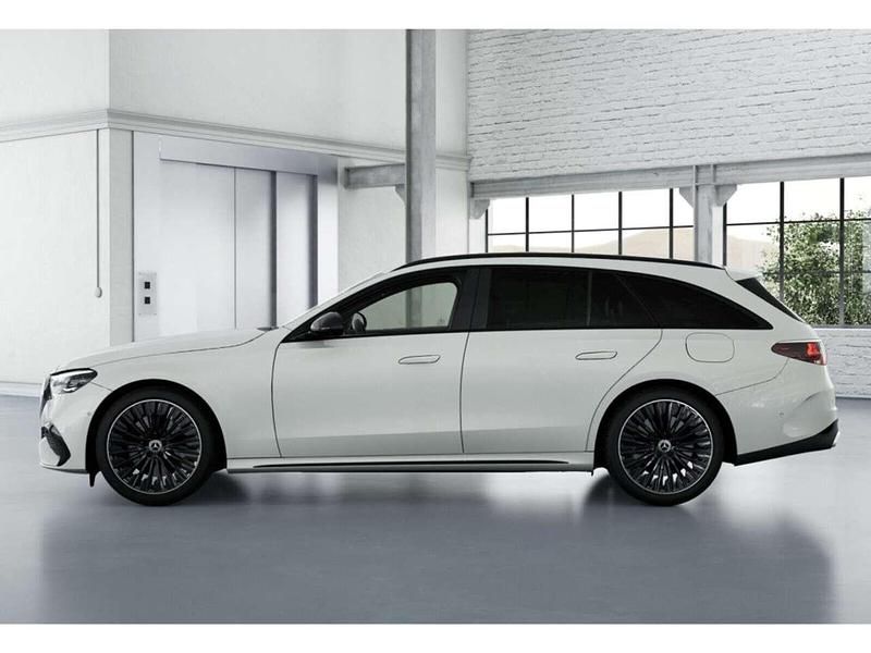 Gebraucht Mercedes E300 AMG 204 PS (150 kW) 2025 Weiss manufaktur lack manufaktur opalithweiss bright Kombi