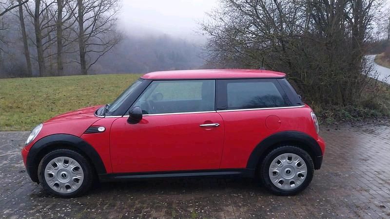 Gebraucht Mini ONE 75 PS (55 kW) 2010 Rot Kleinwagen