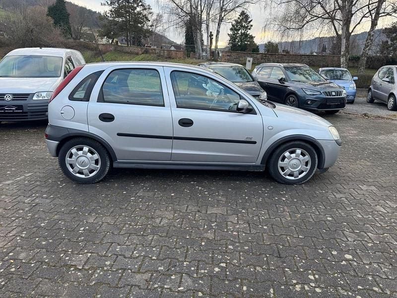 Gebraucht Opel Corsa Sport 75 PS (55 kW) 2001 Silber Kleinwagen