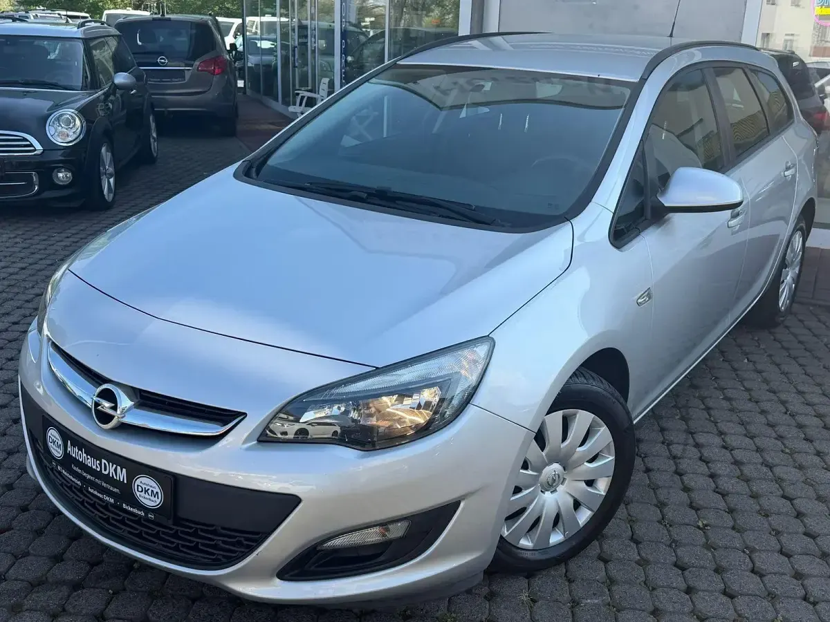Gebraucht Opel Astra Selection 140 PS (102 kW) 2015 Silber Kombi