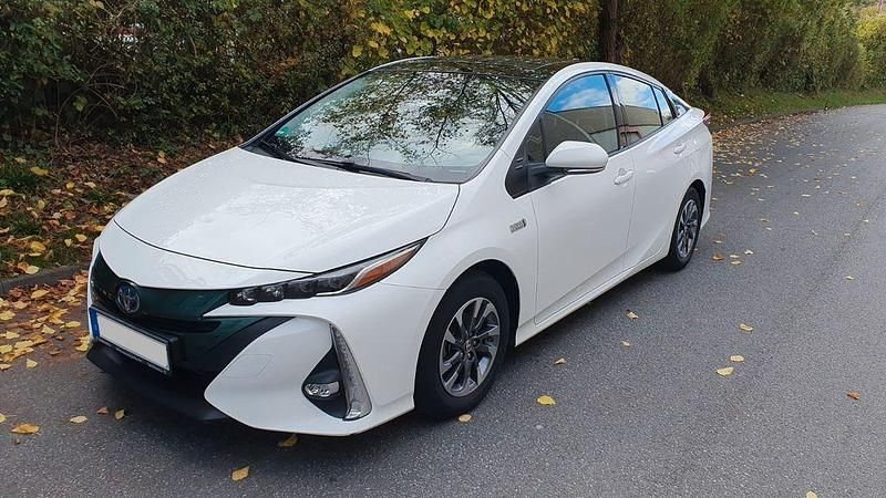 Weiß Gebraucht 2018 Toyota Prius Kleinwagen | 22.499 € (Teuer) - Bild 1/4