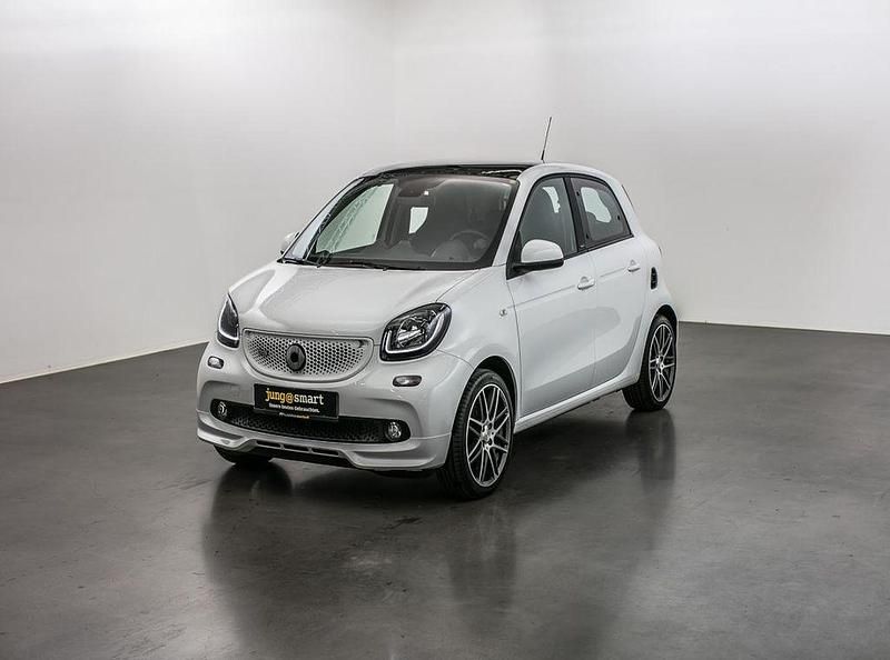 Weiß (white (uni) (weiß)) Gebraucht 2019 Smart ForFour Brabus Xclusive Kleinwagen | 24.444 € - Bild 1/4