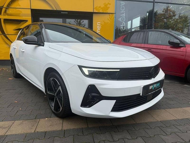 Arktis weiß Gebraucht 2024 Opel Astra Limousine | 24.490 € (Guter Preis) - Bild 1/4