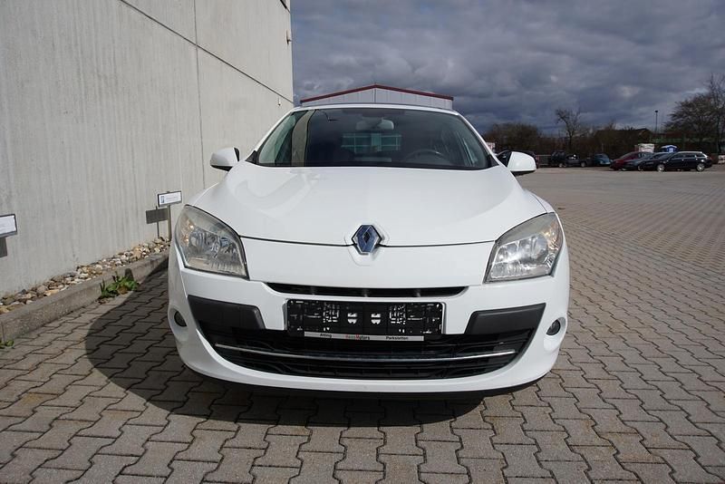 Gebraucht Renault Mégane 110 PS (80 kW) 2010 Weiß Limousine
