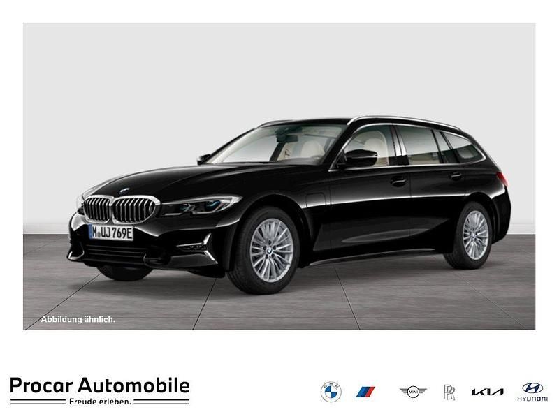 Schwarz Gebraucht 2021 BMW 330e Kombi | 26.490 € (Guter Preis) - Bild 1/4