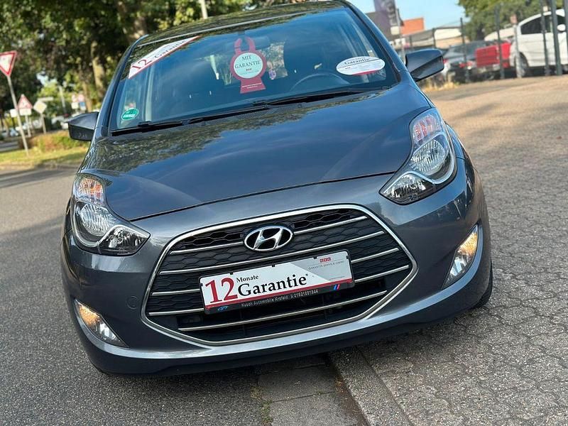 Gebraucht Hyundai ix20 Trend 90 PS (66 kW) 2016 Grau Kleinwagen