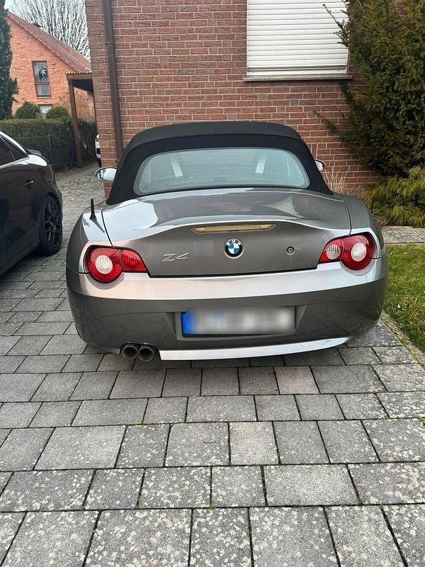 Gebraucht BMW Z4 Sport Line 150 PS (110 kW) 2005 Grau Cabrio
