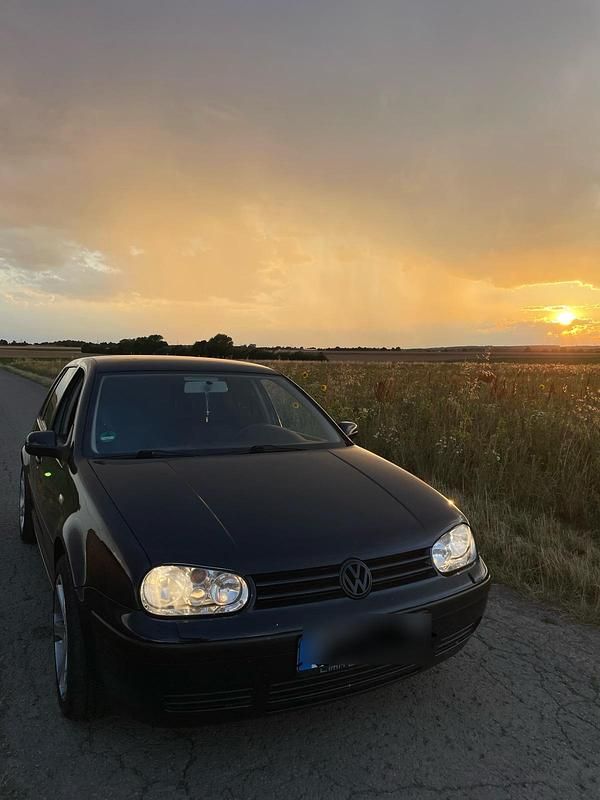 Blau Gebraucht 2000 VW Golf IV R Limousine | 2.750 € (Guter Preis) - Bild 1/4