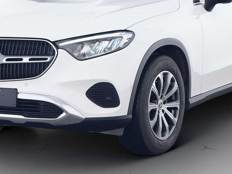 Gebraucht Mercedes GLC220 Avantgarde 197 PS (144 kW) 2023 Weiß SUV