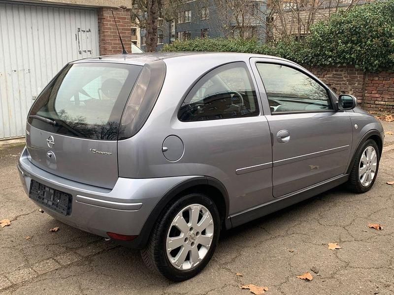 Gebraucht Opel Corsa Edition 80 PS (58 kW) 2005 Silber Kleinwagen