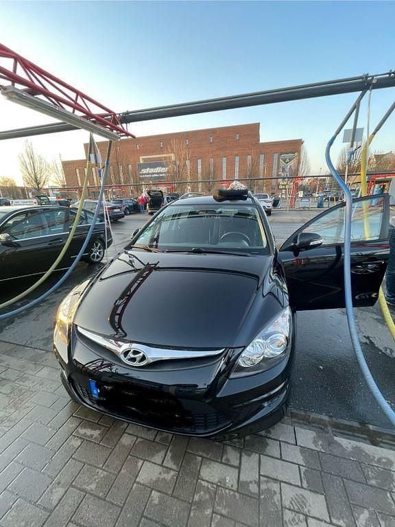 Gebraucht Hyundai i30 Edition 109 PS (80 kW) 2012 Schwarz Kombi