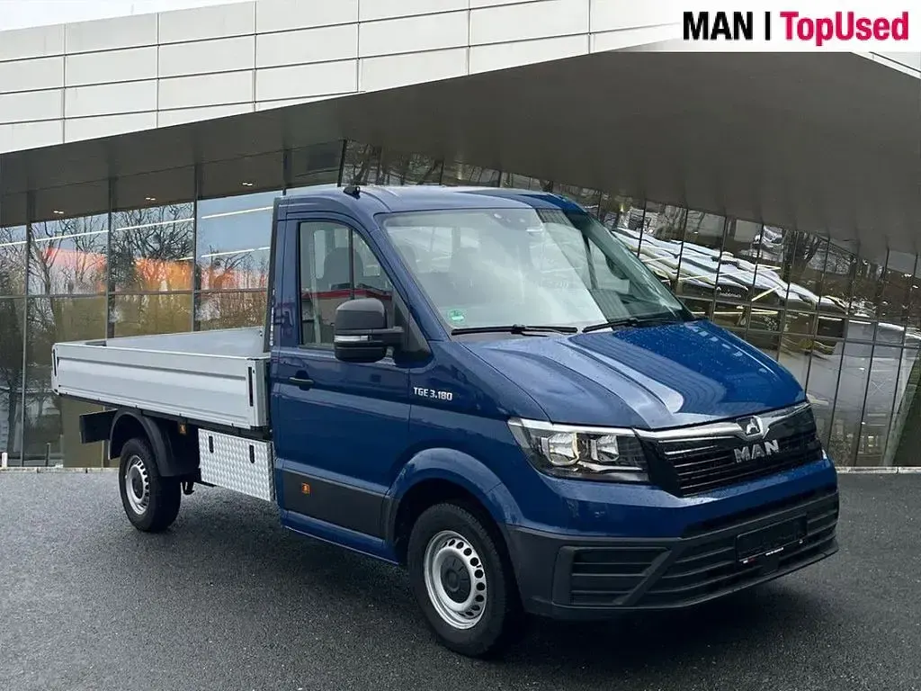 Używany MAN TGE 177 KM (130 kW) 2021 Niebieski Van