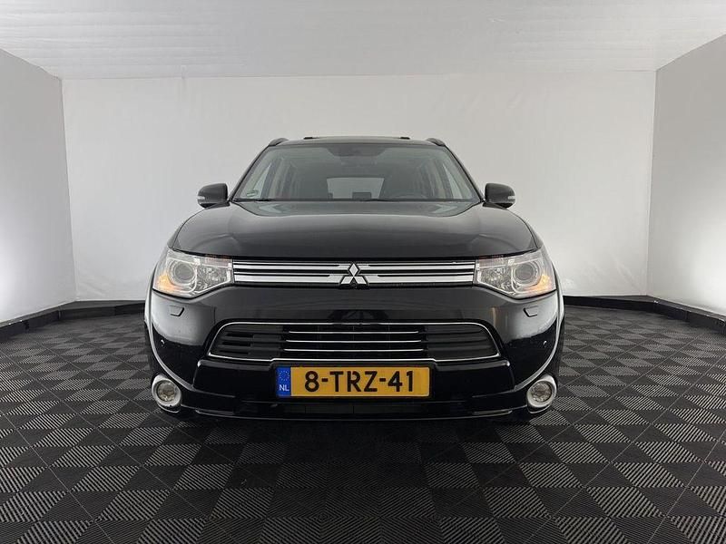 Gebraucht Mitsubishi Outlander P-HEV Instyle 203 PS (149 kW) 2014 Schwarz SUV