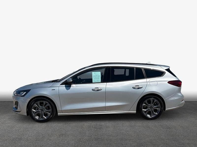 Używany Ford Focus ST-Line X 155 KM (114 kW) 2025 Srebrny Sedan/Limuzyna