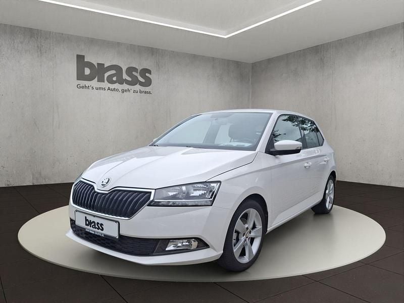 Candyweiß Gebraucht 2021 Skoda Fabia Cool Plus Limousine | 12.450 € (Guter Preis) - Bild 1/4