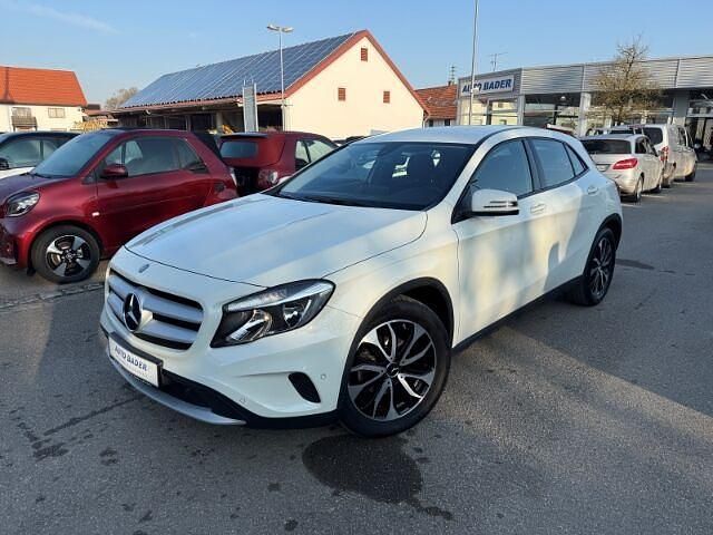 Gebraucht Mercedes GLA200 136 PS (100 kW) 2016 Weiß SUV
