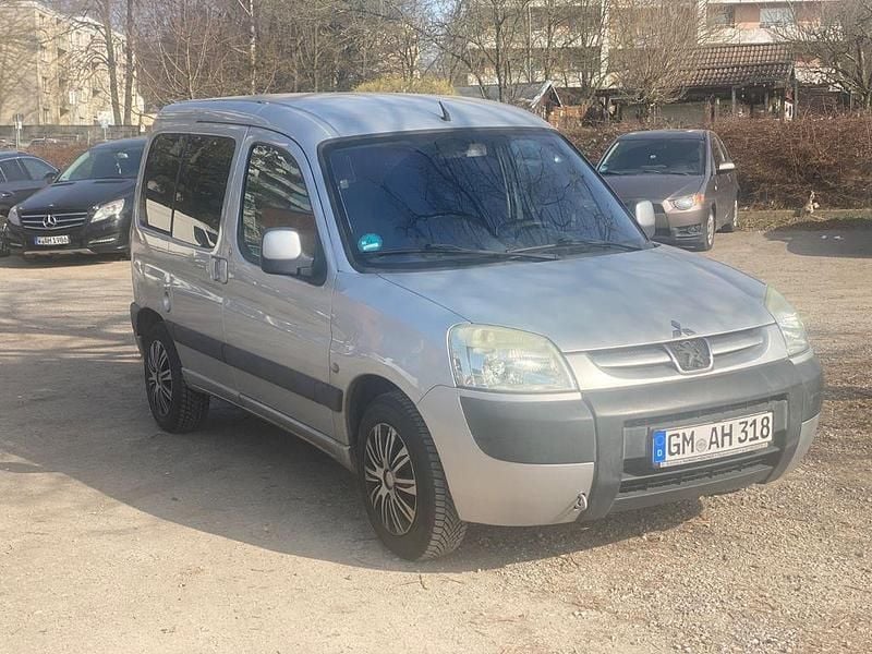 Gebraucht Peugeot Partner 109 PS (80 kW) 2003 Silber Van / Kleinbus