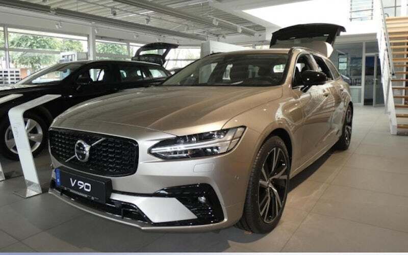 Grau Gebraucht 2023 Volvo V90 Ultimate Kombi | 51.800 € (Teuer) - Bild 1/4