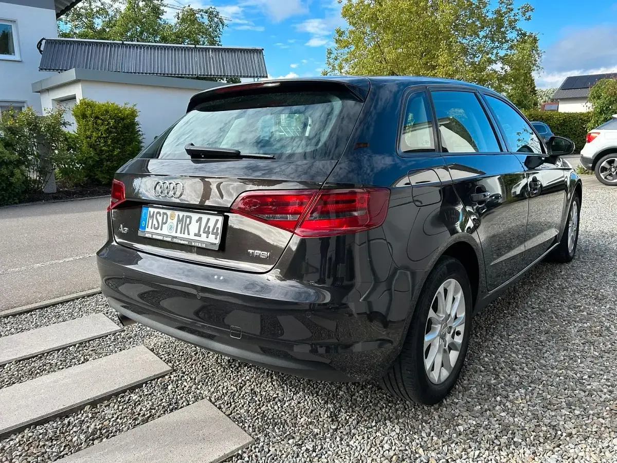 Gebraucht Audi A3 Comfort 105 PS (77 kW) 2014 Braun Kleinwagen