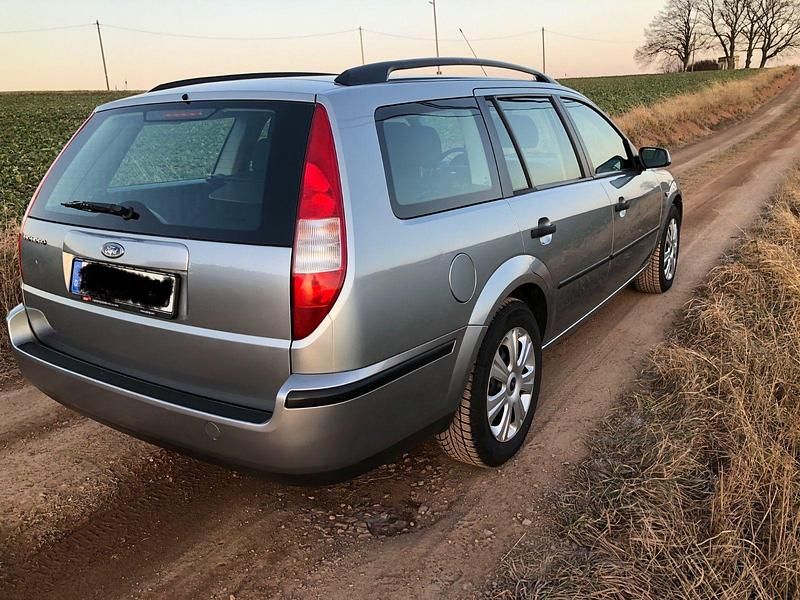 Gebraucht Ford Mondeo Ambiente 110 PS (80 kW) 2007 Silber Kombi