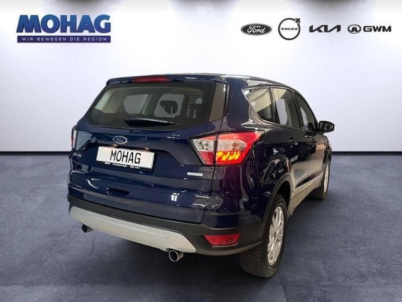 Gebraucht Ford Kuga Trend 120 PS (88 kW) 2017 Blau SUV