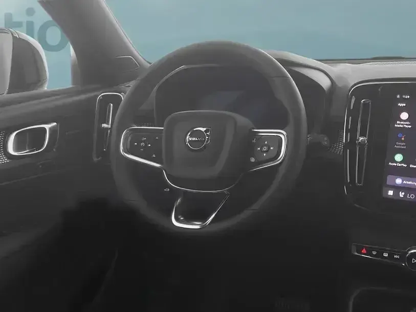 Używany Volvo EX40 Ultra 185 kW (252 KM) 2025 Szary SUV