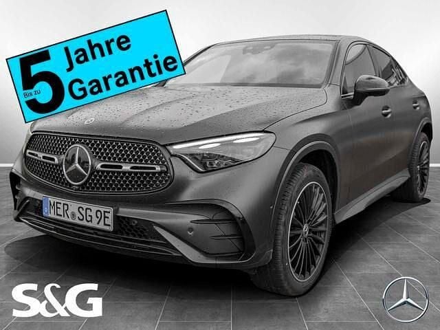 Manufaktur graphitgrau magno Gebraucht 2024 Mercedes GLC300e AMG Coupé | 77.399 € (Superpreis) - Bild 1/4