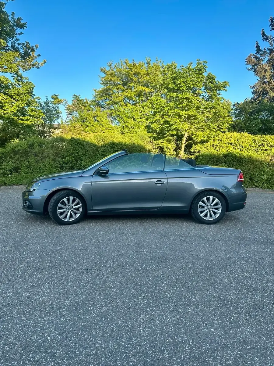 Gebraucht VW Eos 140 PS (102 kW) 2012 Grau Cabrio
