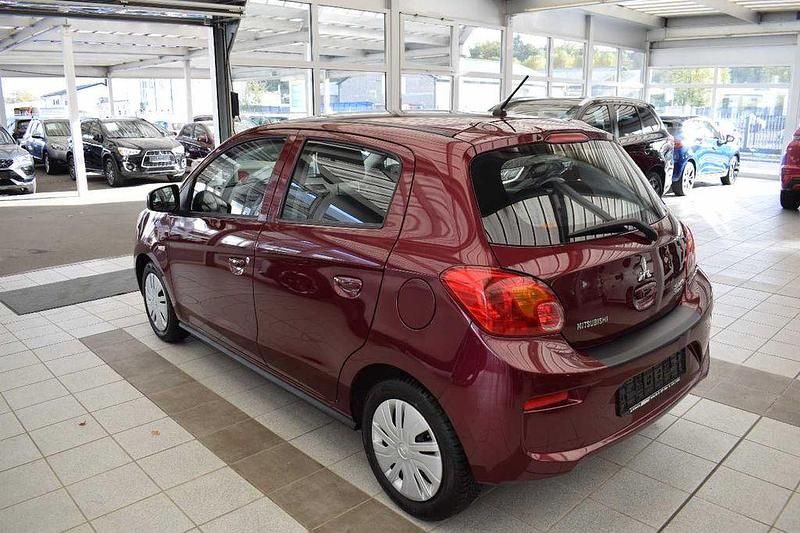 Gebraucht Mitsubishi Space Star Edition 71 PS (52 kW) 2018 Rot Limousine