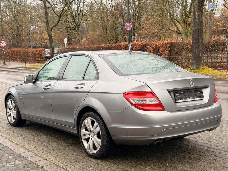 Gebraucht Mercedes C180 156 PS (114 kW) 2010 Silber Limousine