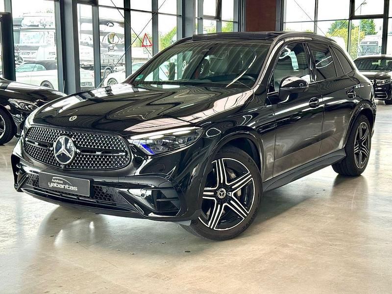 Schwarz Gebraucht 2022 Mercedes GLC220 AMG SUV | 54.900 € - Bild 1/4