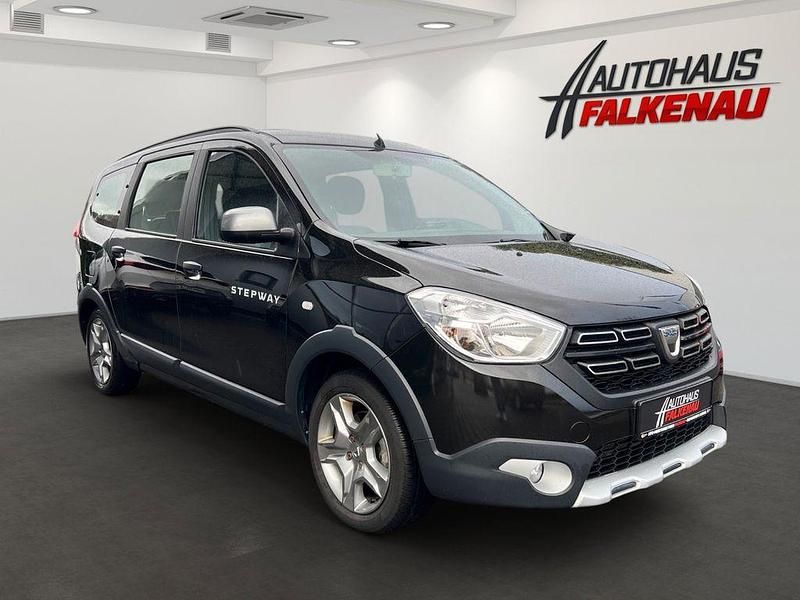 Gebraucht Dacia Lodgy Stepway 116 PS (85 kW) 2022 Schwarz Van / Kleinbus