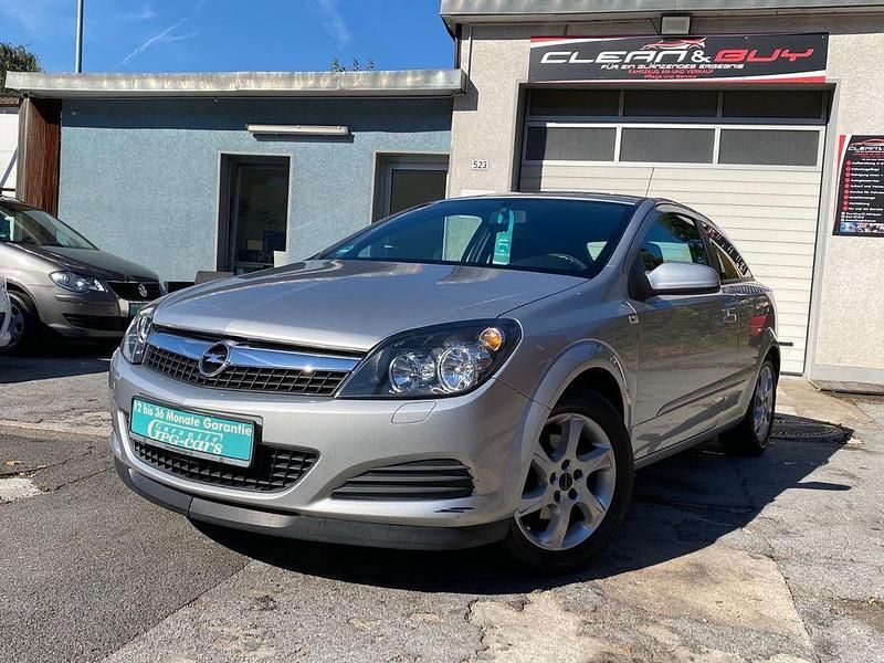 Silber Gebraucht 2009 Opel Astra GTC Selection Coupé | 2.899 € (Fairer Preis) - Bild 1/4