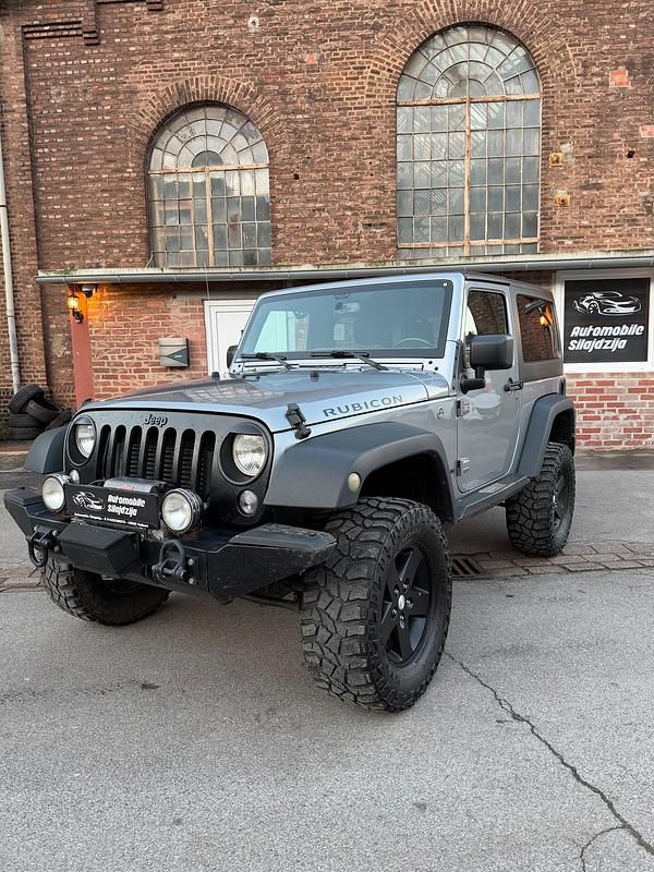 Grau Gebraucht 2018 Jeep Wrangler Unlimited Rubicon SUV | 38.500 € - Bild 1/4