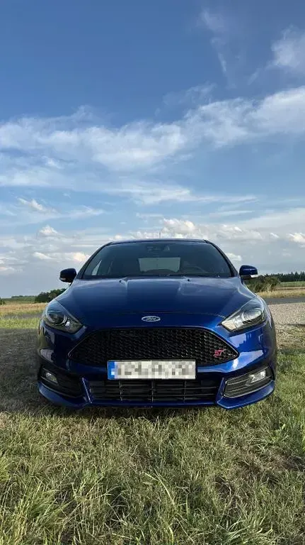 Gebraucht Ford Focus ST 250 PS (183 kW) 2016 Blau Limousine