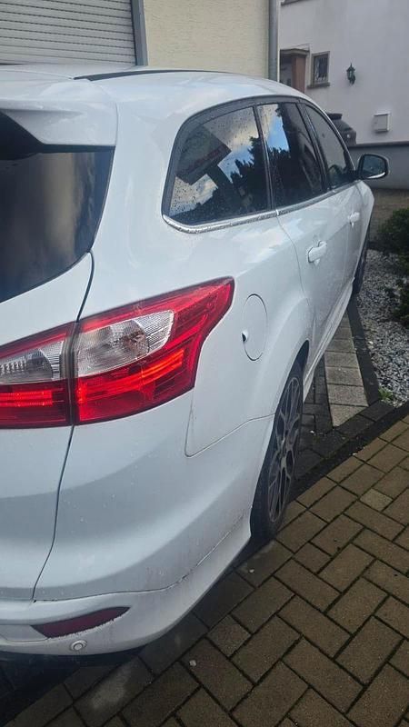 Gebraucht Ford Focus S 150 PS (110 kW) 2013 Weiß Kombi