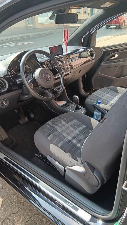 Second-hand VW up! 75 CP (55 kW) 2015 Negru Hatchback