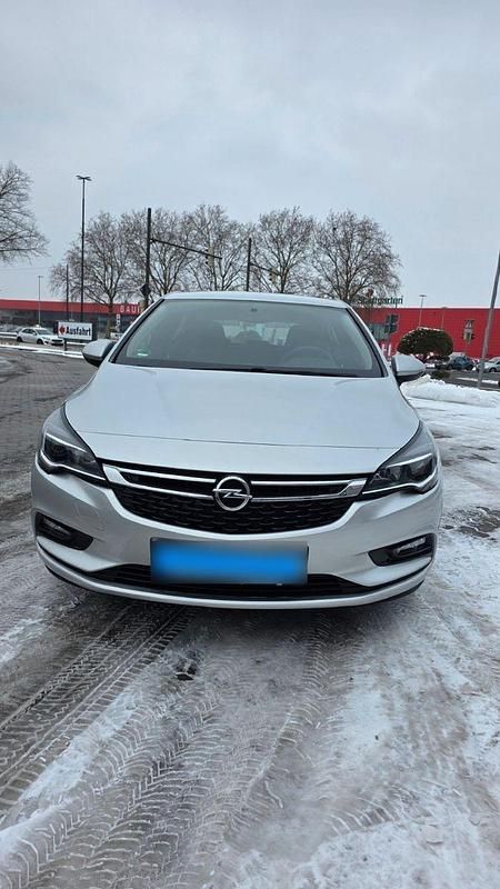 Gebraucht Opel Astra Edition 110 PS (80 kW) 2017 Silber Limousine
