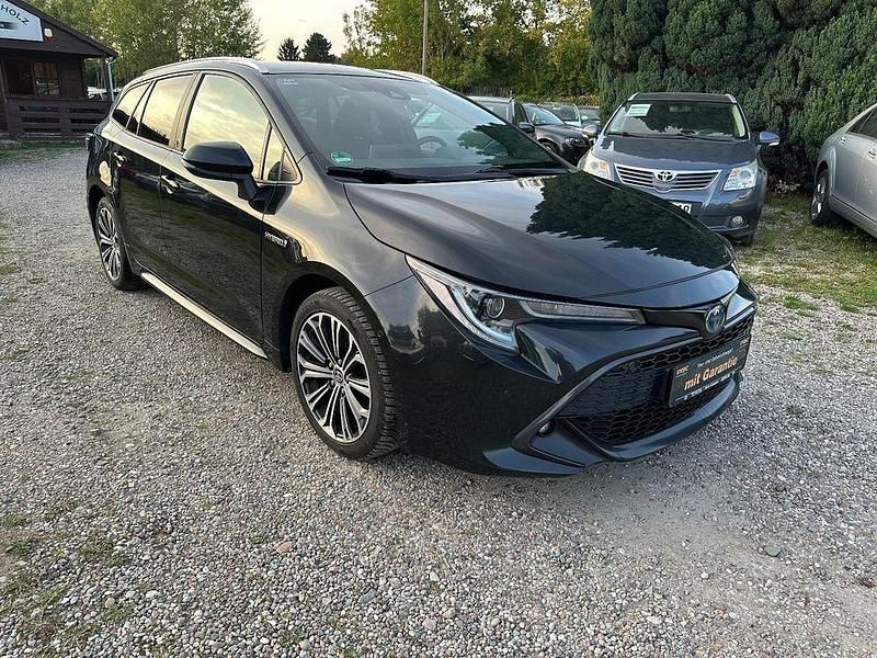 Schwarz Gebraucht 2020 Toyota Corolla Team Kombi | 17.790 € (Fairer Preis) - Bild 1/4
