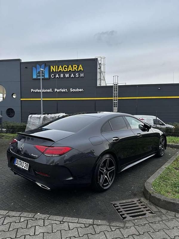 Grau Gebraucht 2018 Mercedes CLS400 Limousine | 47.500 € (Teuer) - Bild 1/4