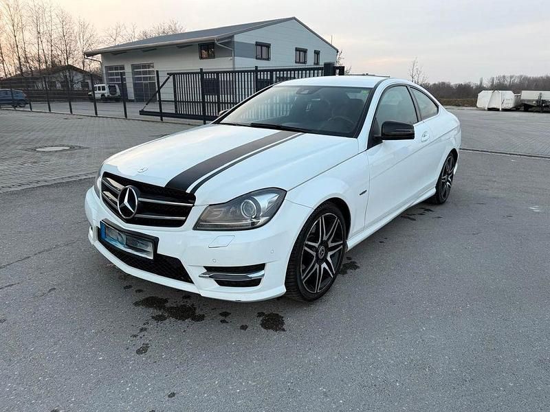 Weiß Gebraucht 2014 Mercedes C250 Coupé | 7.450 € - Bild 1/4