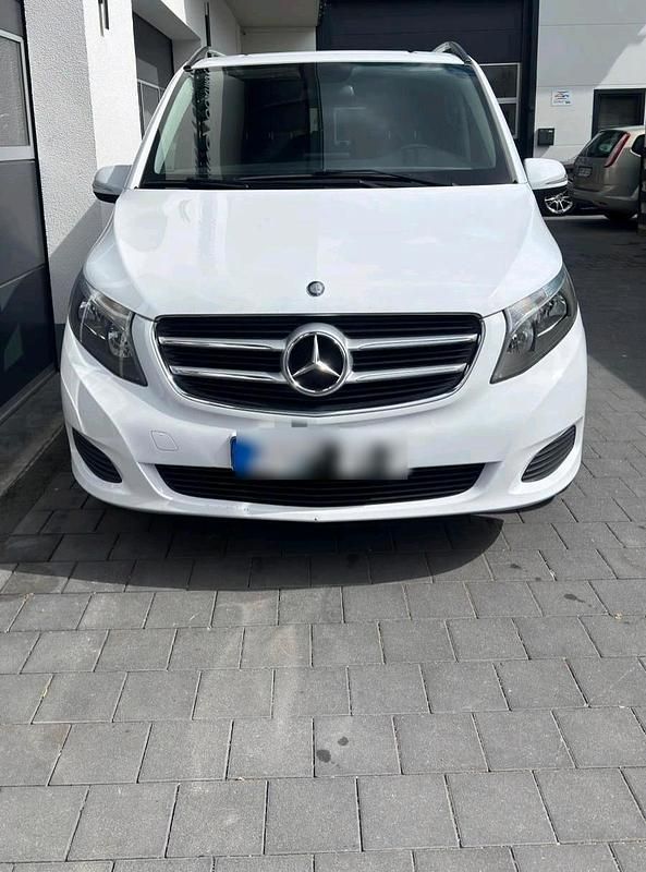 Usata Mercedes V220 160 CV (117 kW) 2015 Bianco Monovolume