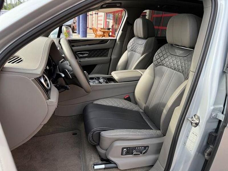 Gebraucht Bentley Bentayga Mulliner 608 PS (447 kW) 2017 Silber SUV