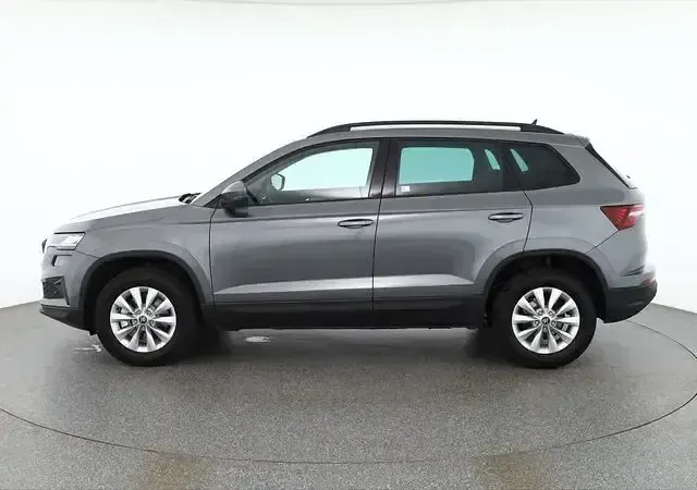 Neu Skoda Karoq Selection 150 PS (110 kW) 2025 Grau SUV