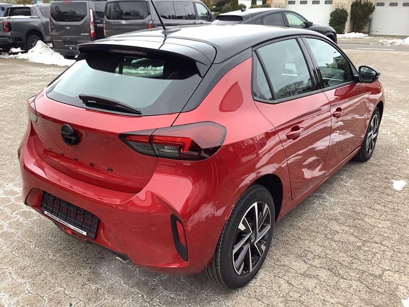 Neu Opel Corsa 101 PS (74 kW) 2025 Rot Limousine