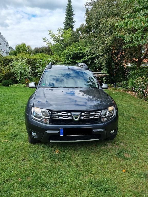 Grau Gebraucht 2014 Dacia Duster Prestige SUV | 8.999 € (Fairer Preis) - Bild 1/4