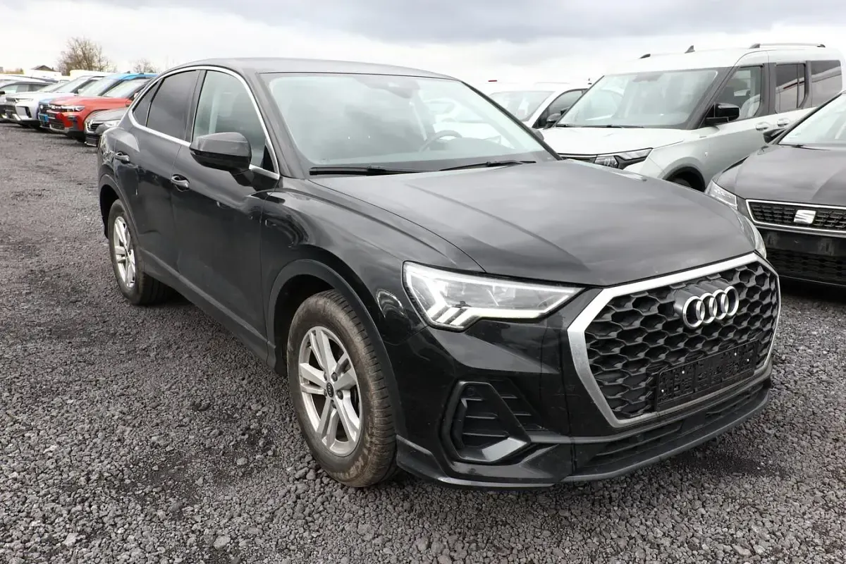 Gebraucht Audi Q3 Sportback 150 PS (110 kW) 2021 Mythosschwarz metallic SUV