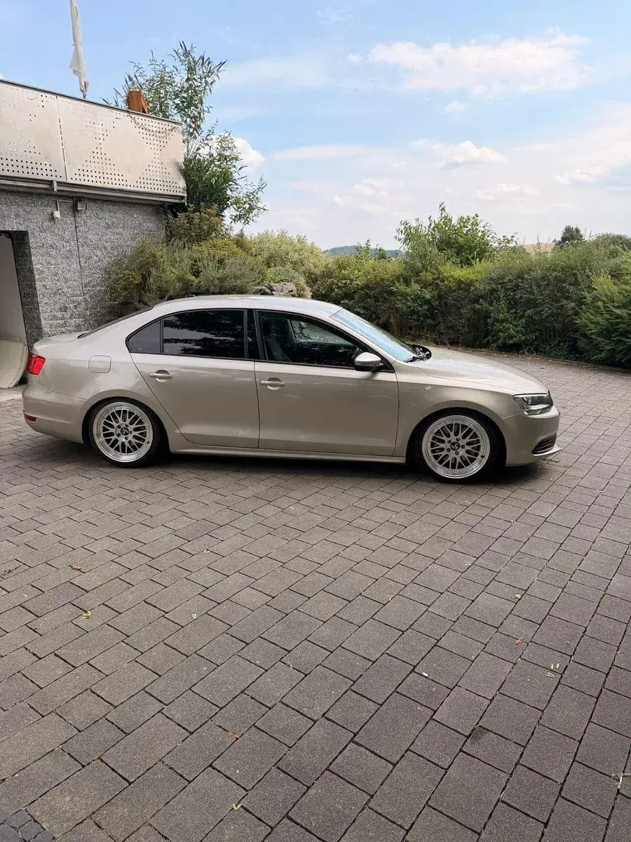 Gebraucht VW Jetta Comfortline 160 PS (117 kW) 2012 Silber Limousine