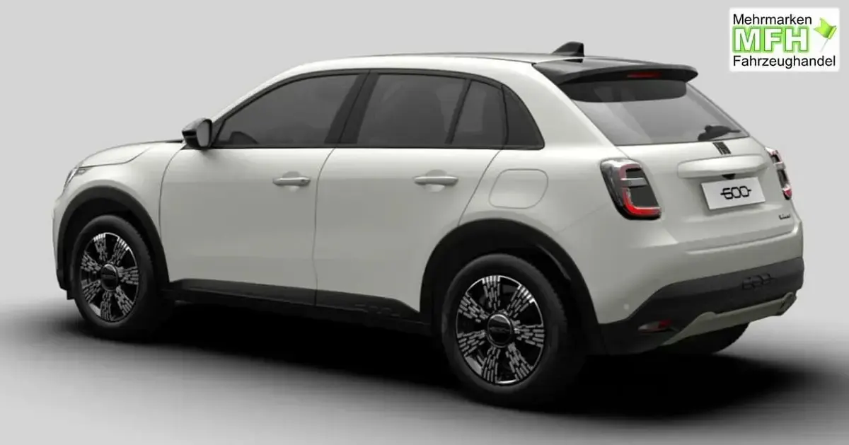 Neu Fiat 600 Icon 110 PS (80 kW) 2026 Gelato weiß SUV